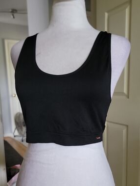 Danskin Black Scoop Neck Crop Tank Top - Women
